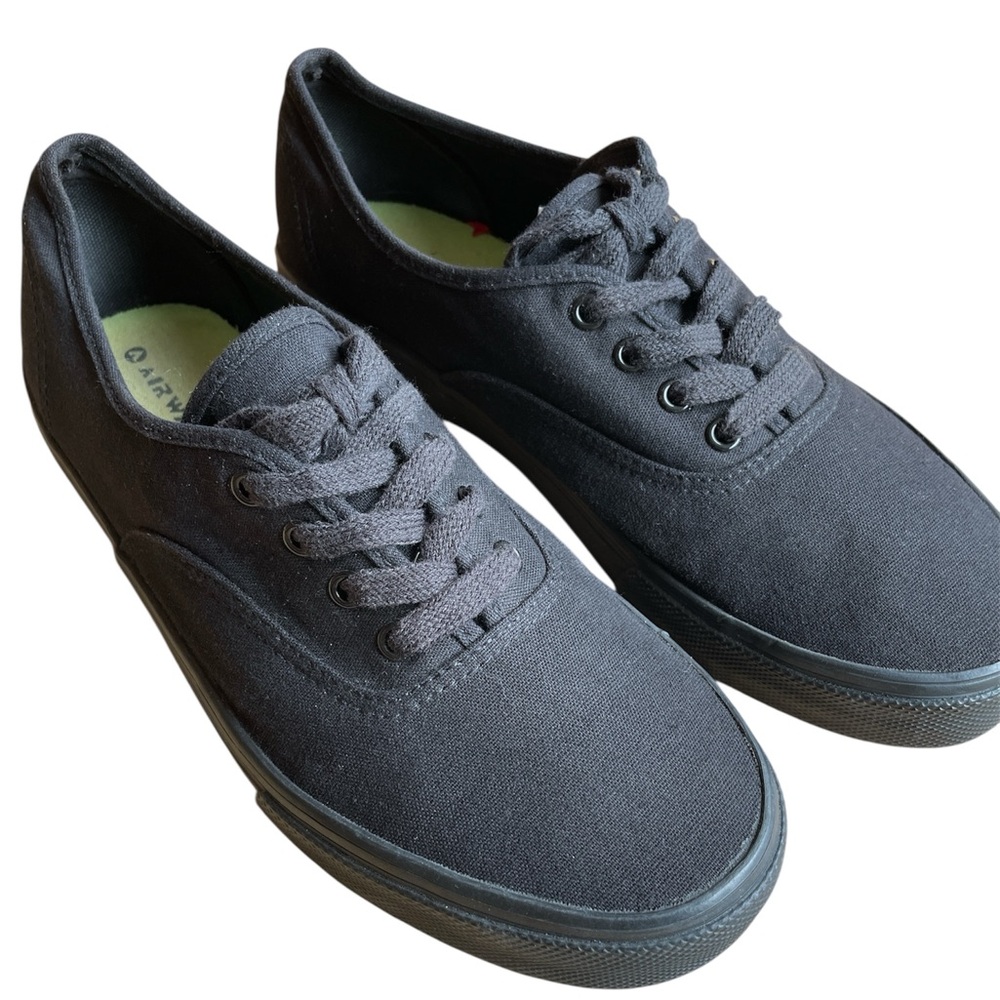 Women's Airwalk Sneakers Black on Black Lowtops Size 9 Y2K Skater 90's